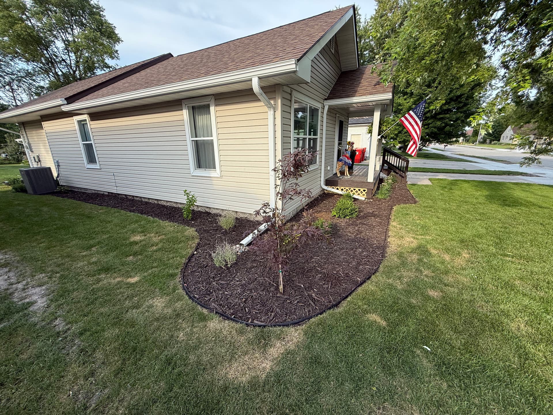 Gallery photos for Fresh Mulch, Clean Beds, and a Custom Lattice Fence: Image #1