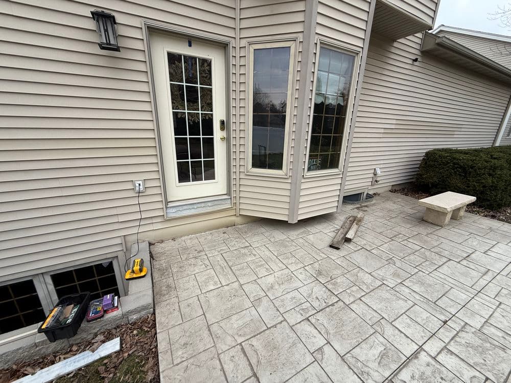 Gallery photos for Durable Composite Decking Steps Reshape Outdoor Living in Ames: Image #1